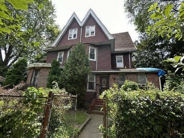 697 E 21ST ST - Image 1736014