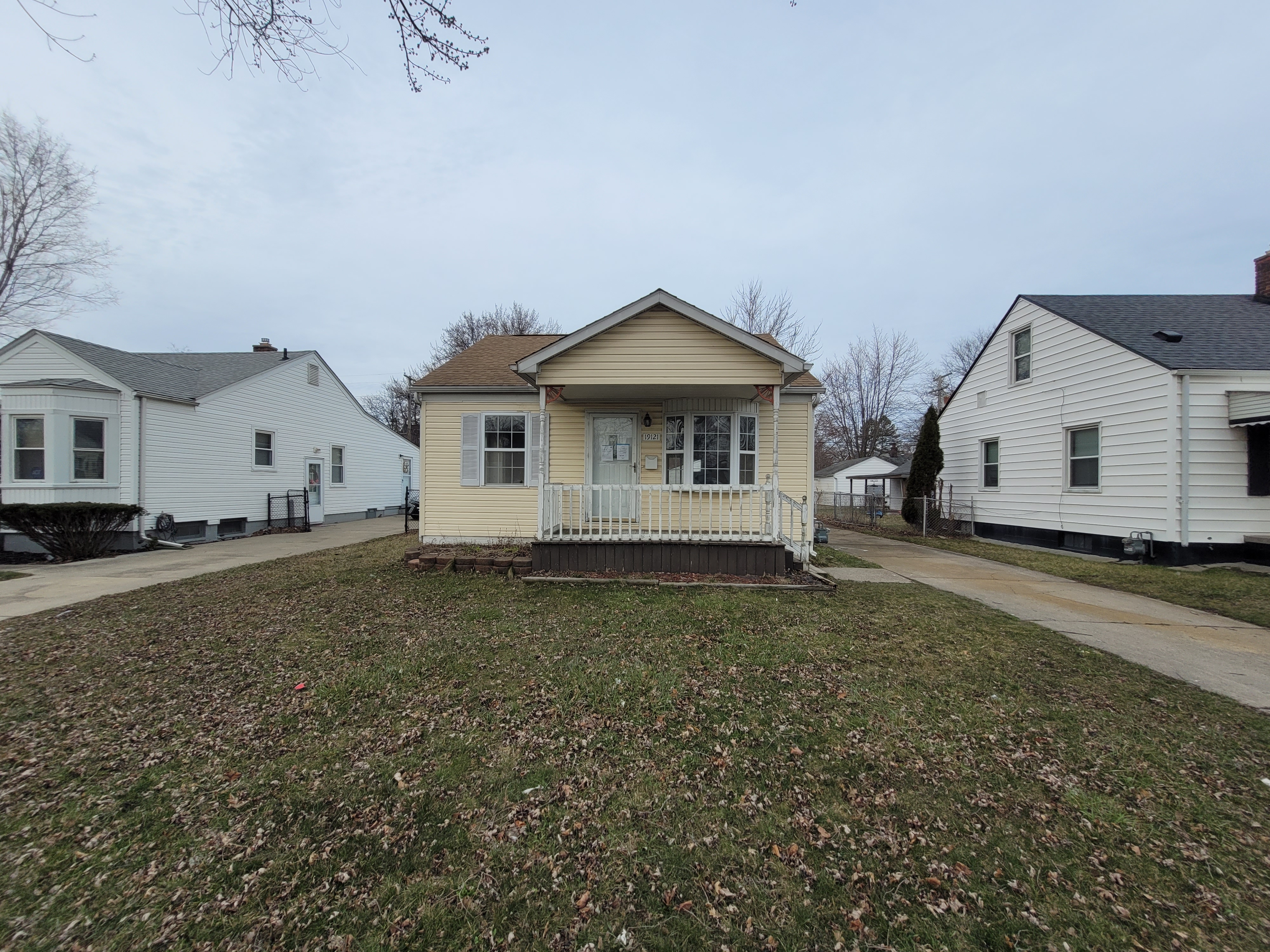 19121 Kenosha St - Image 2740294